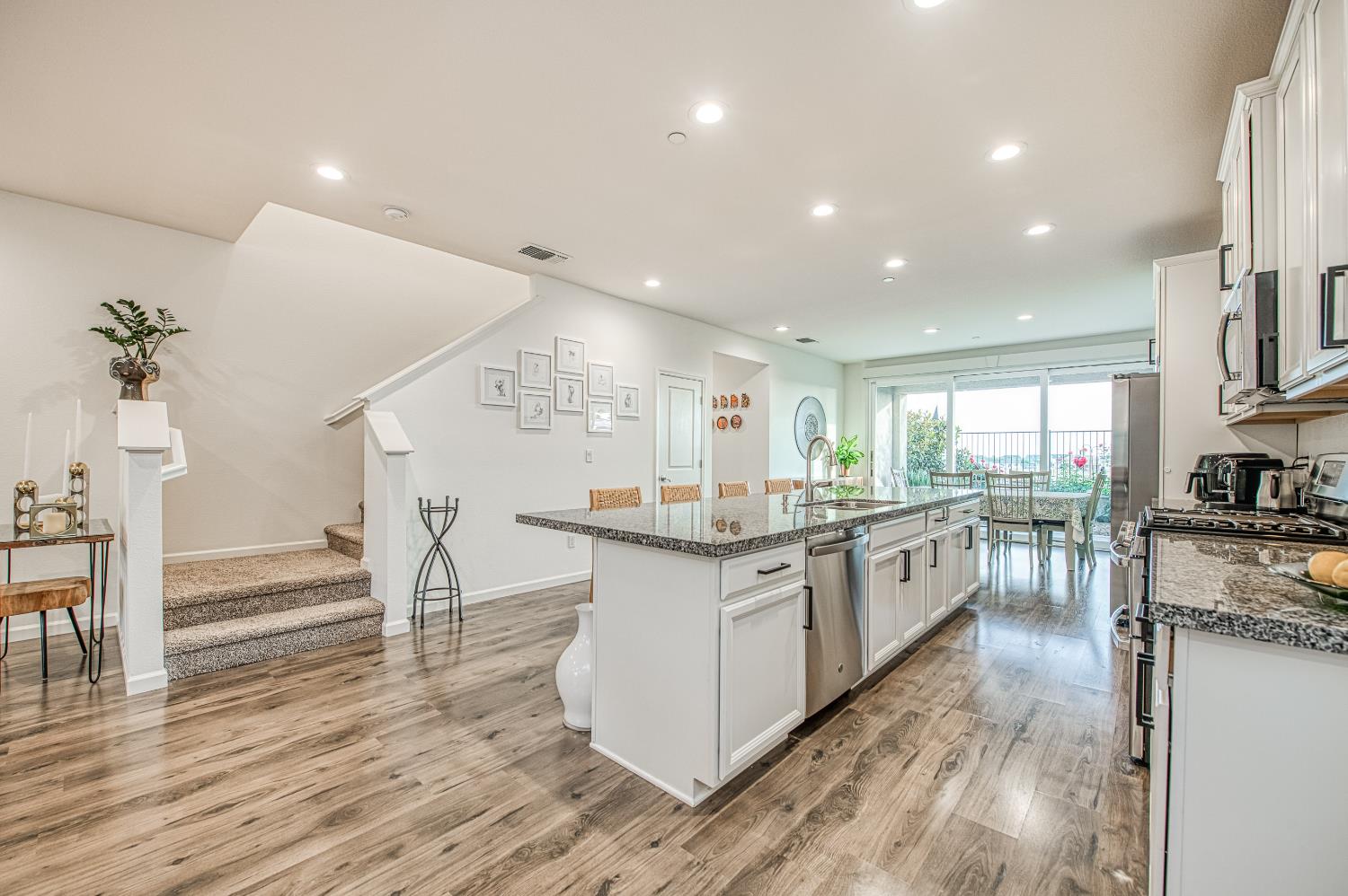 4284 Hillside Rd, Madera, CA 93636