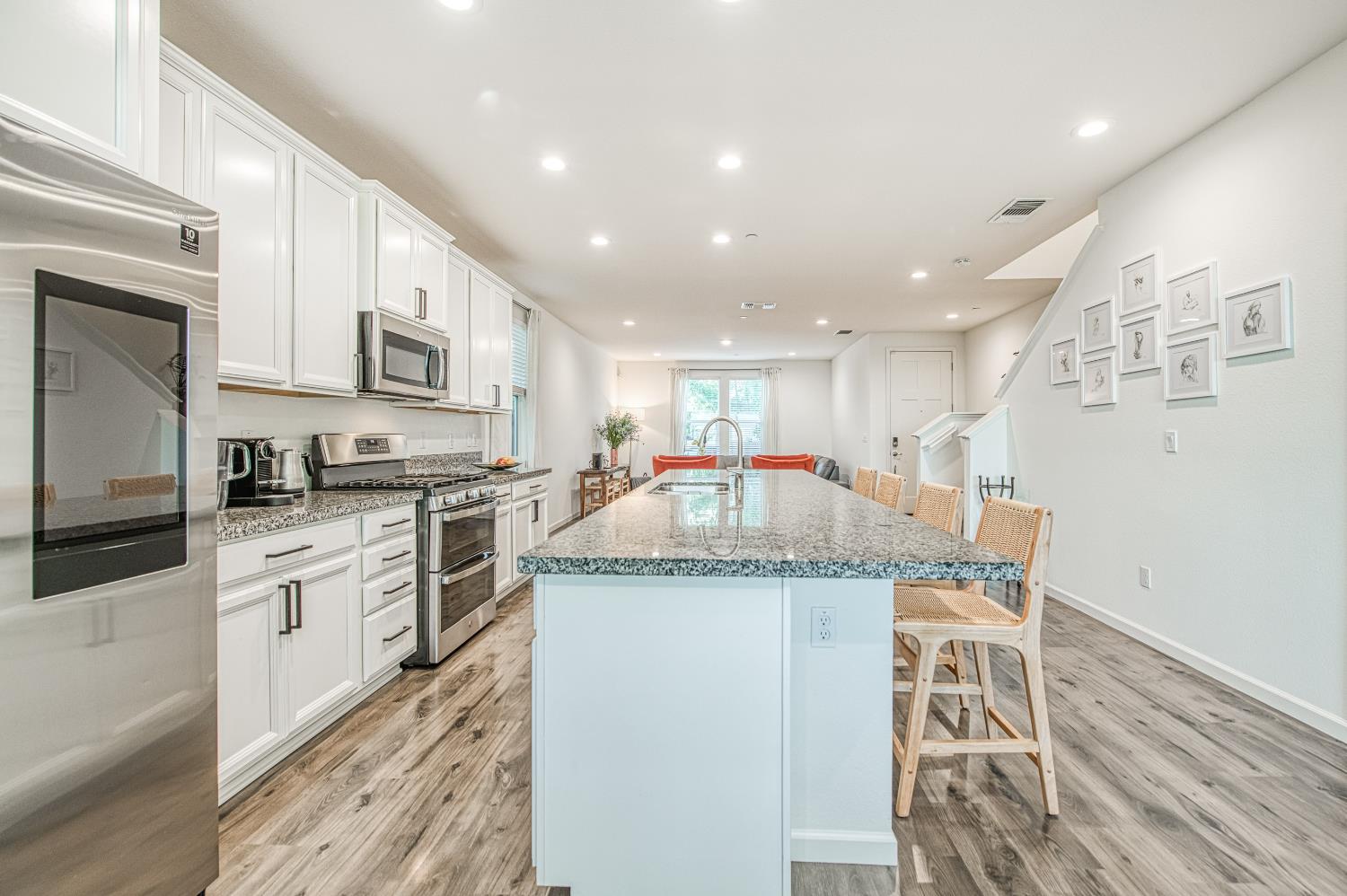 4284 Hillside Rd, Madera, CA 93636