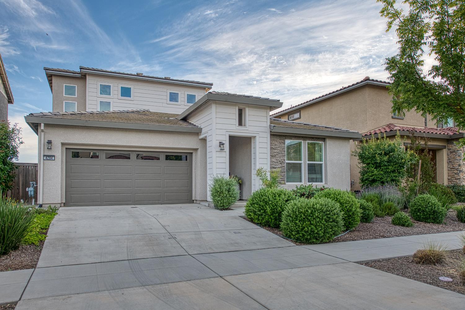 4284 Hillside Rd, Madera, CA 93636