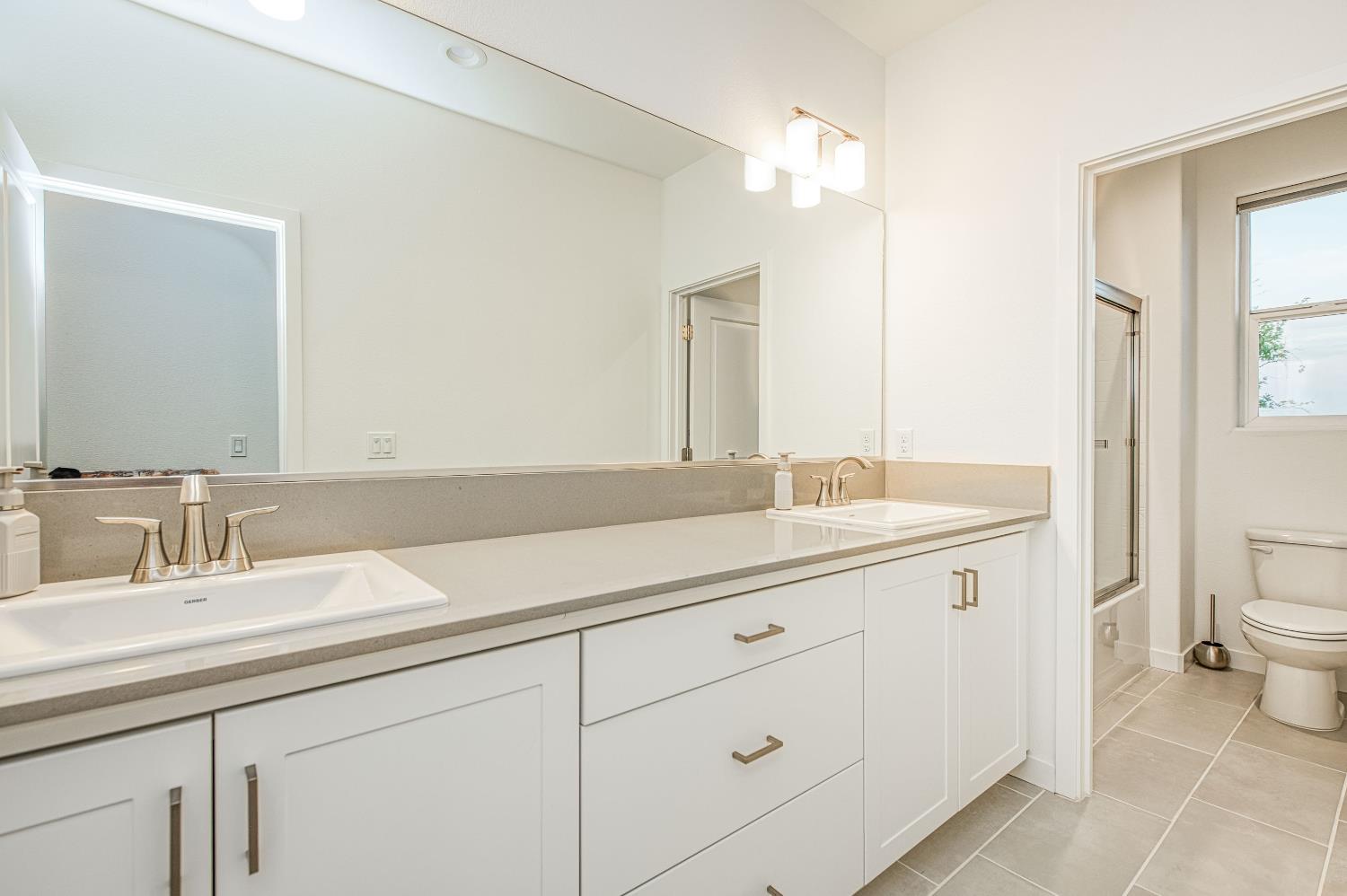 849 Livio Way, Madera, CA 93636