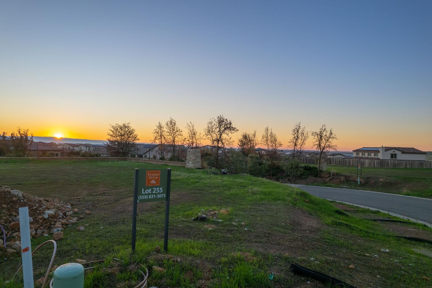 882 Terrace Pl, Madera, CA 93636