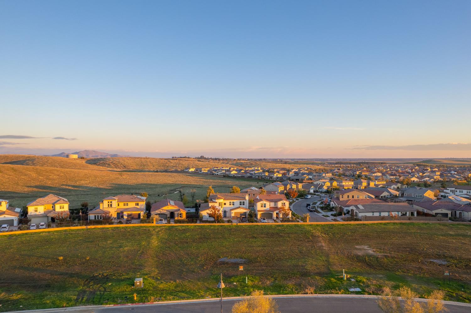 934 Terrace Pl, Madera, CA 93636