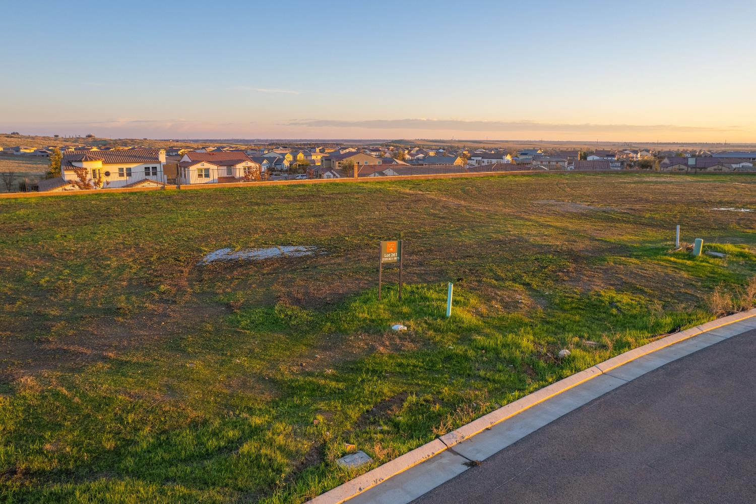 934 Terrace Pl, Madera, CA 93636