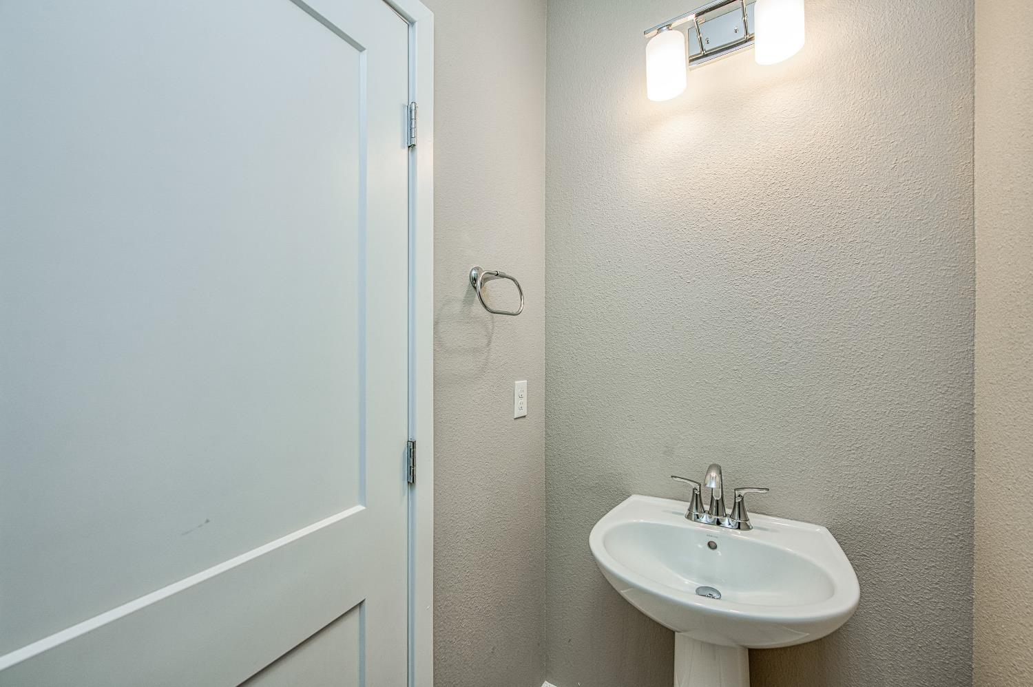 4338 Monarch Pl, Madera, CA 93636