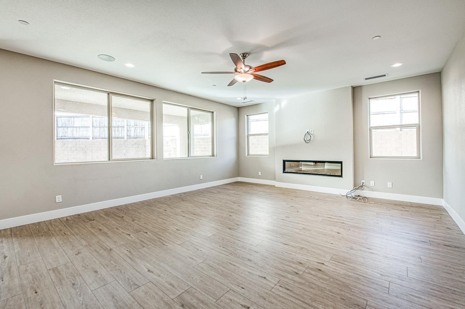 4338 Monarch Pl, Madera, CA 93636