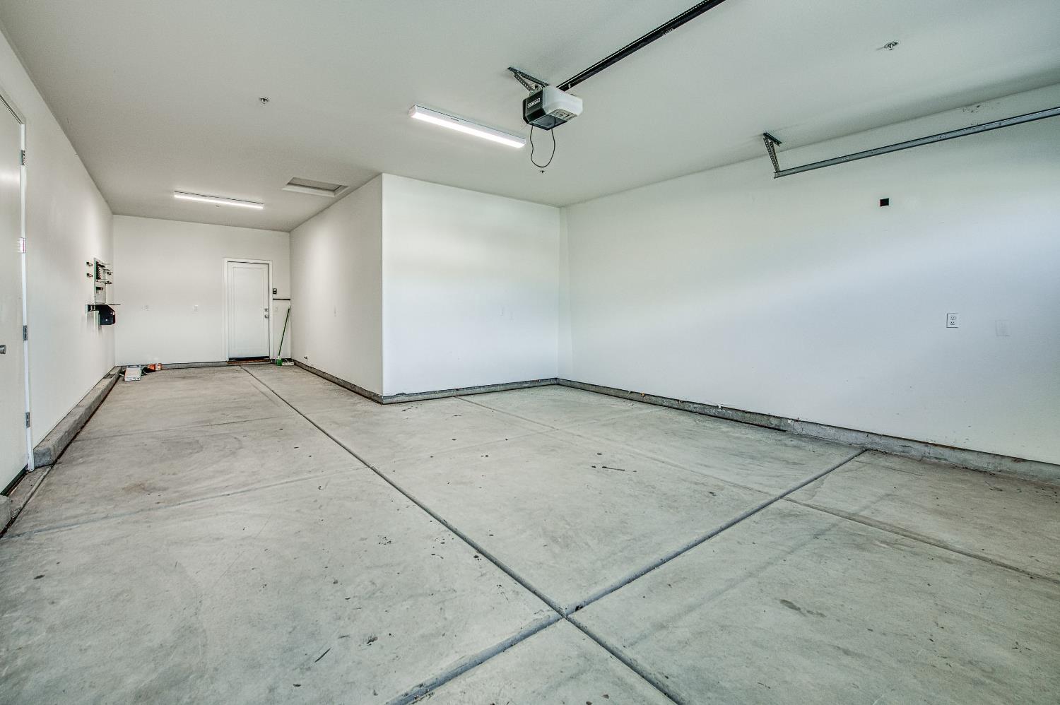 4338 Monarch Pl, Madera, CA 93636