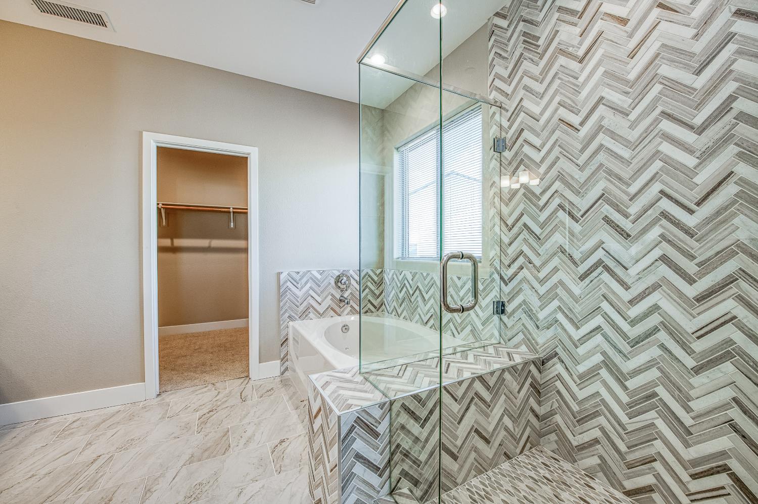 4338 Monarch Pl, Madera, CA 93636