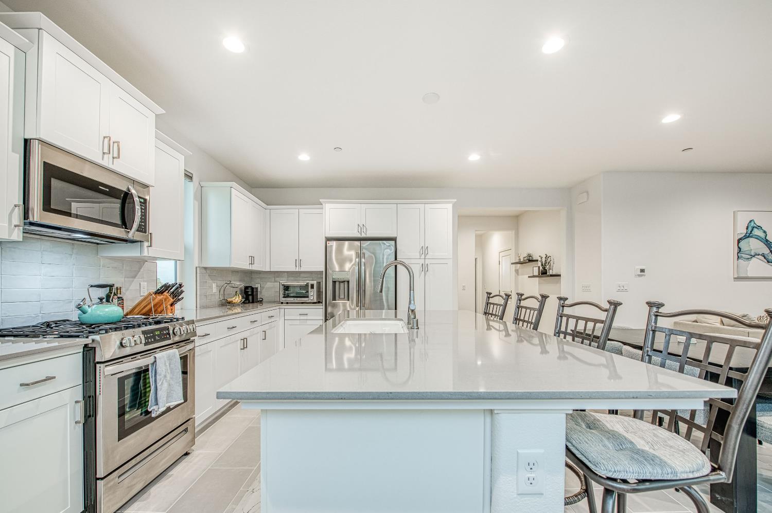 849 Livio Way, Madera, CA 93636