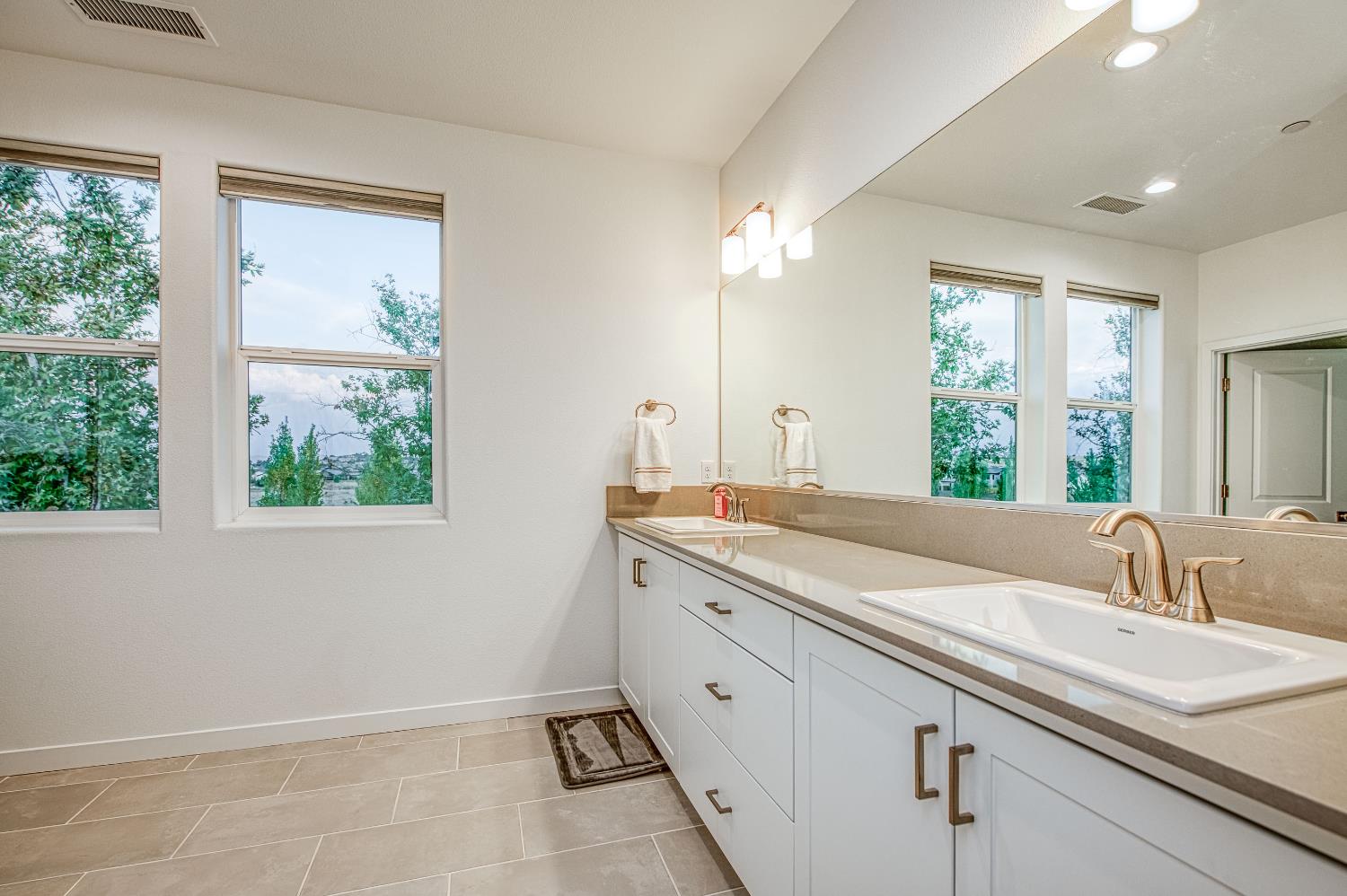 849 Livio Way, Madera, CA 93636