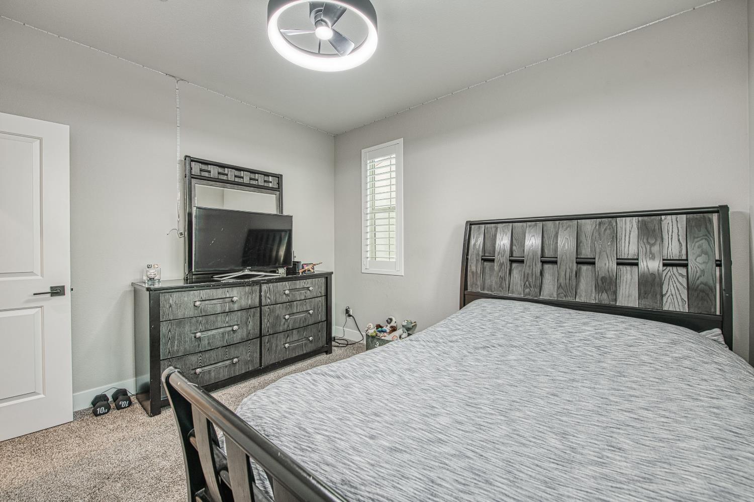 4435 Horizon Dr, Madera, CA 93636