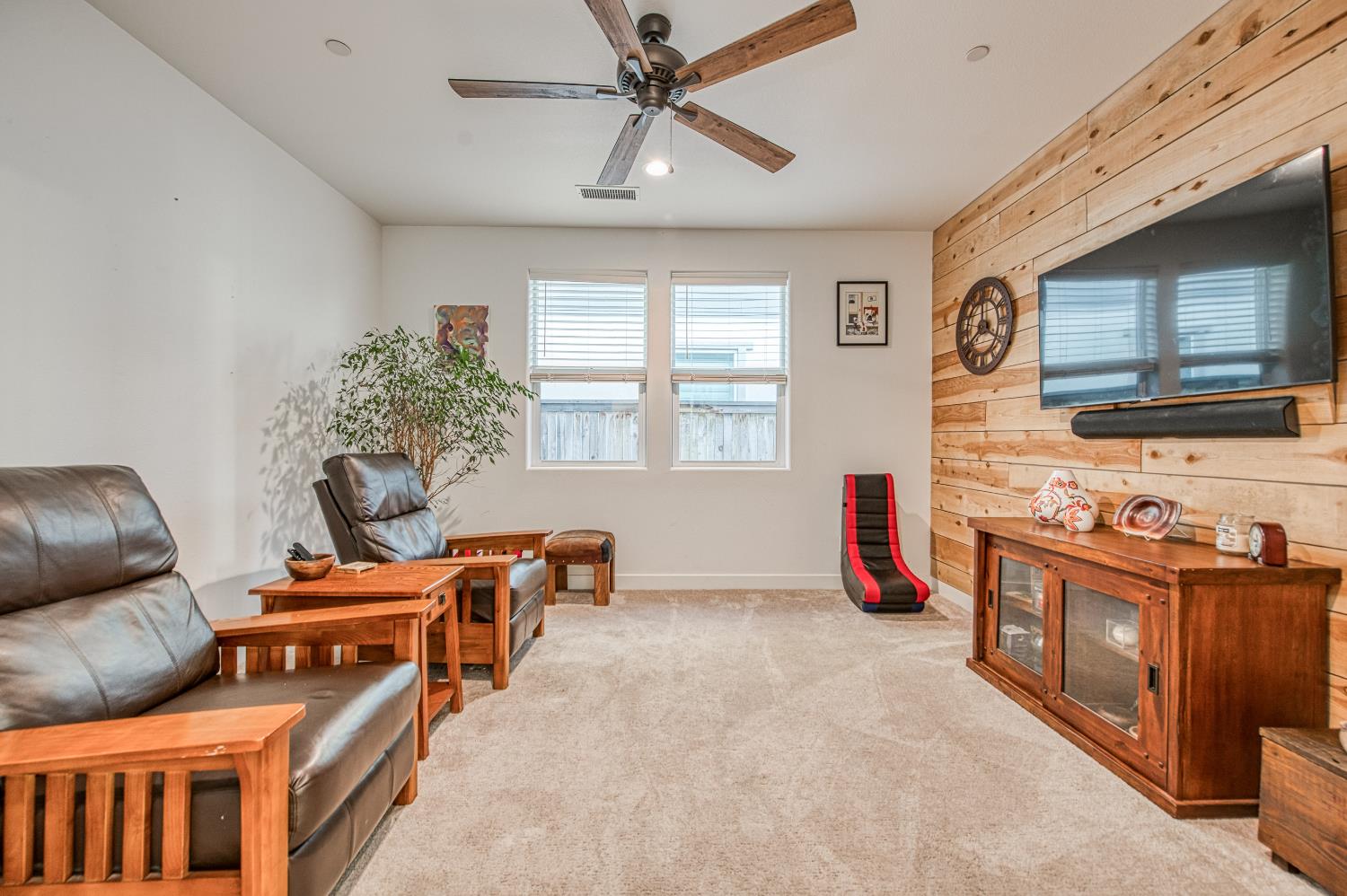 4534 Hillside Rd, Madera, CA 93636