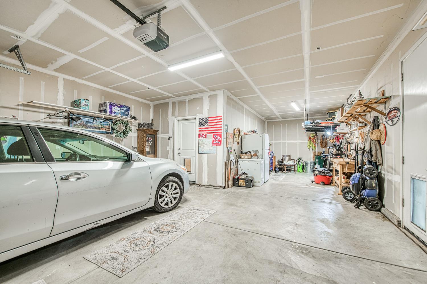 4534 Hillside Rd, Madera, CA 93636