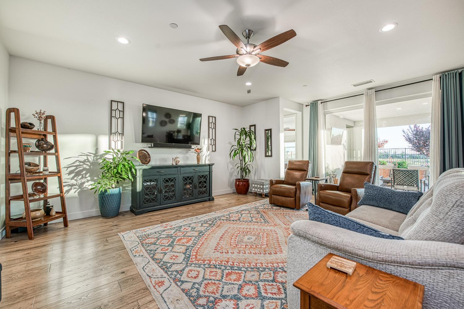 4534 Hillside Rd, Madera, CA 93636