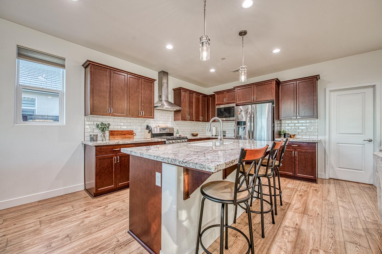 4534 Hillside Rd, Madera, CA 93636