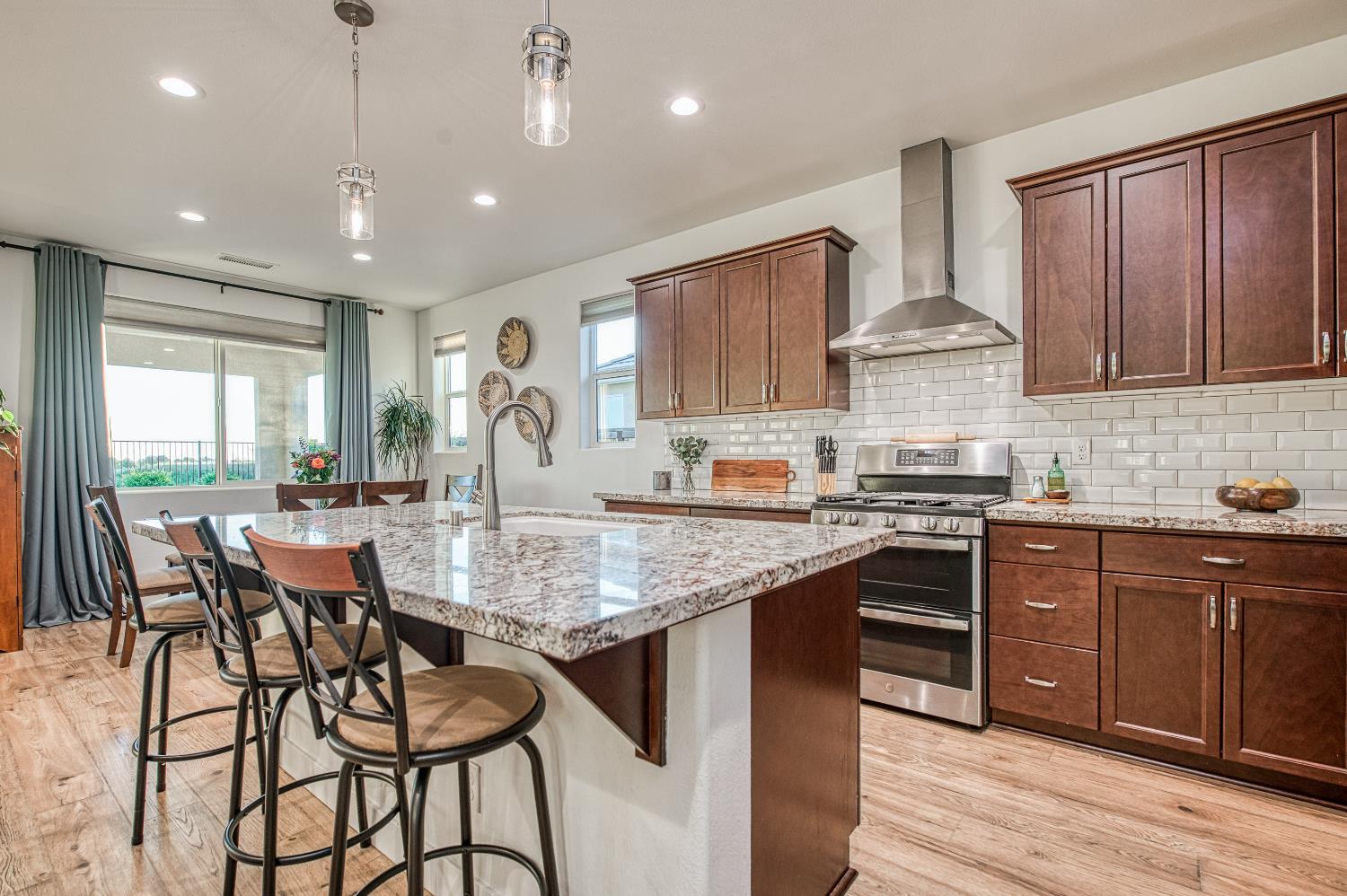 4534 Hillside Rd, Madera, CA 93636