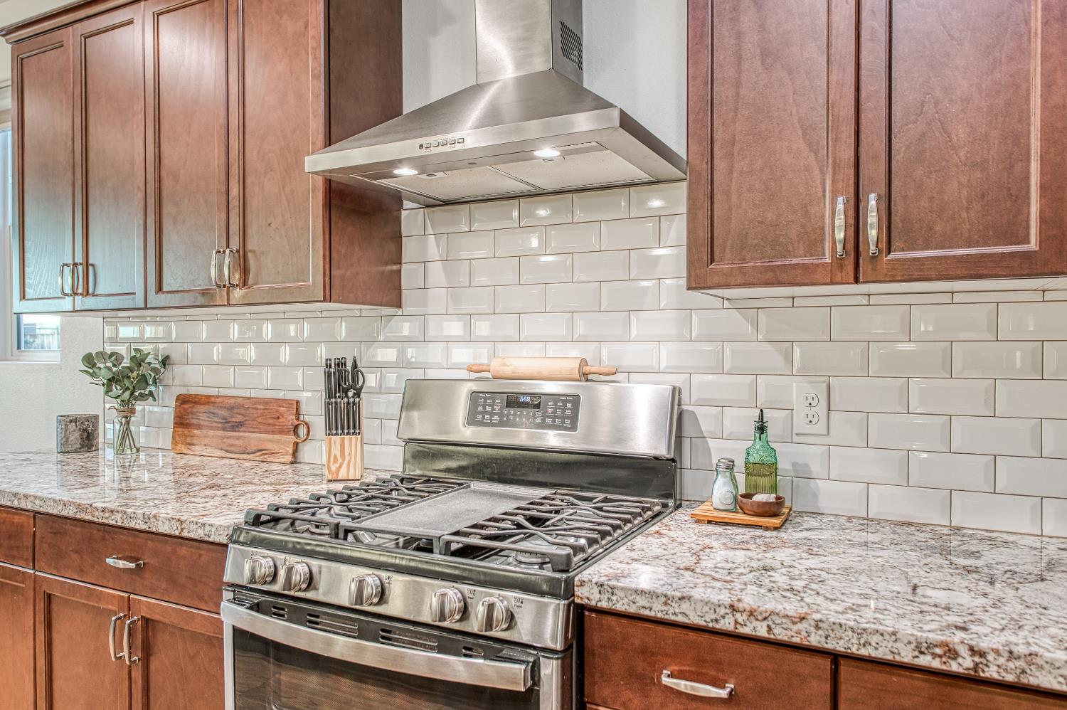 4534 Hillside Rd, Madera, CA 93636