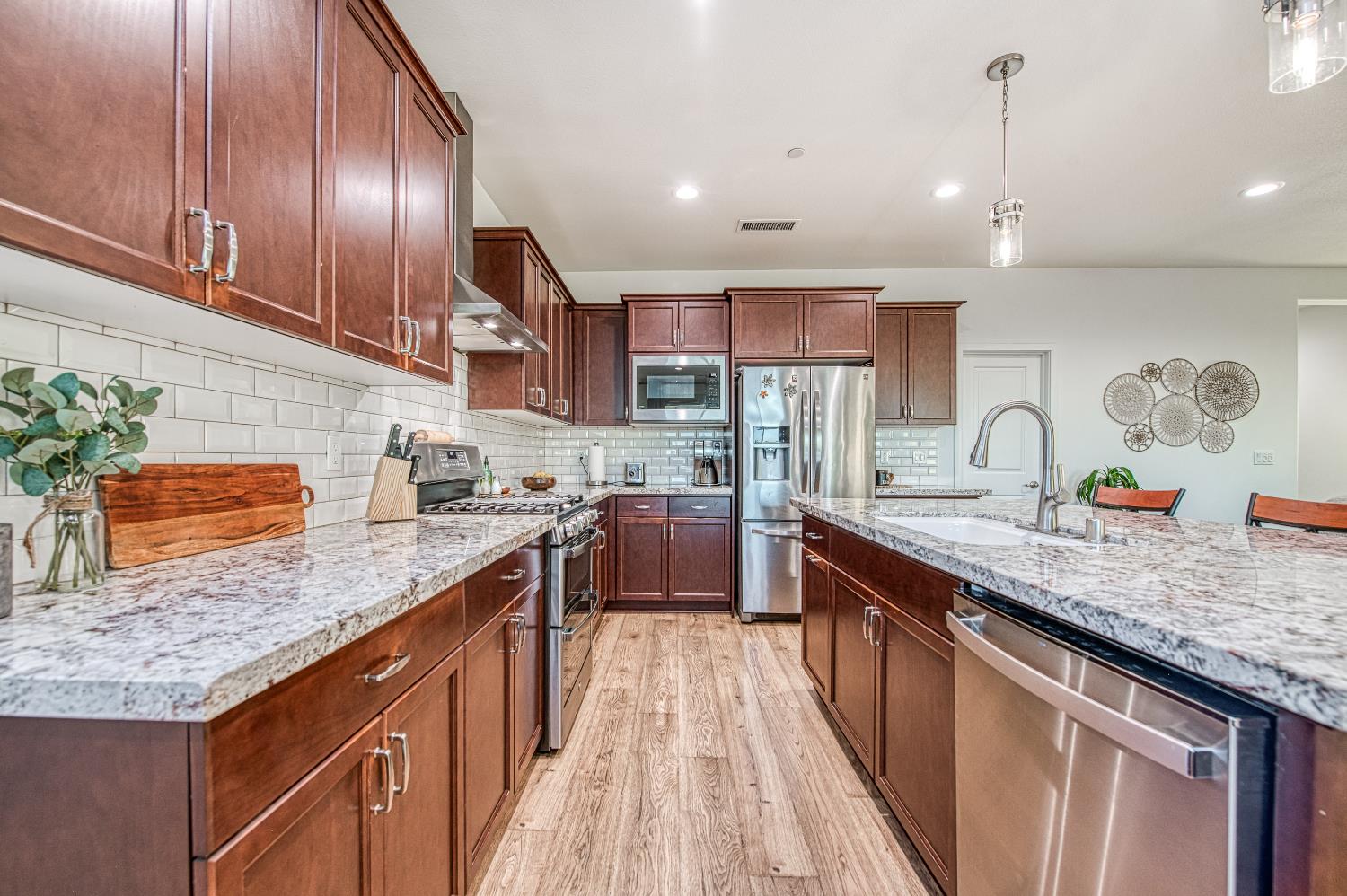 4534 Hillside Rd, Madera, CA 93636