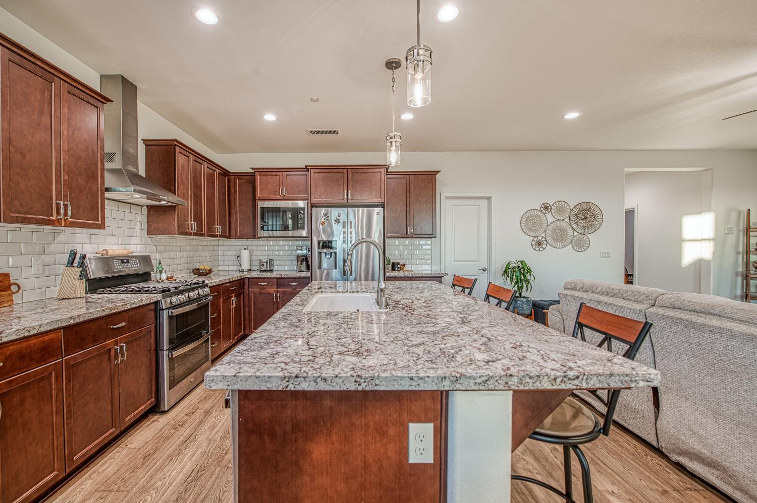 4534 Hillside Rd, Madera, CA 93636