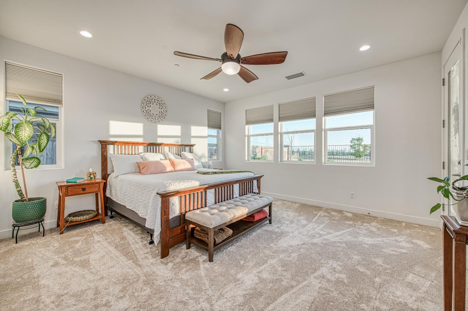 4534 Hillside Rd, Madera, CA 93636