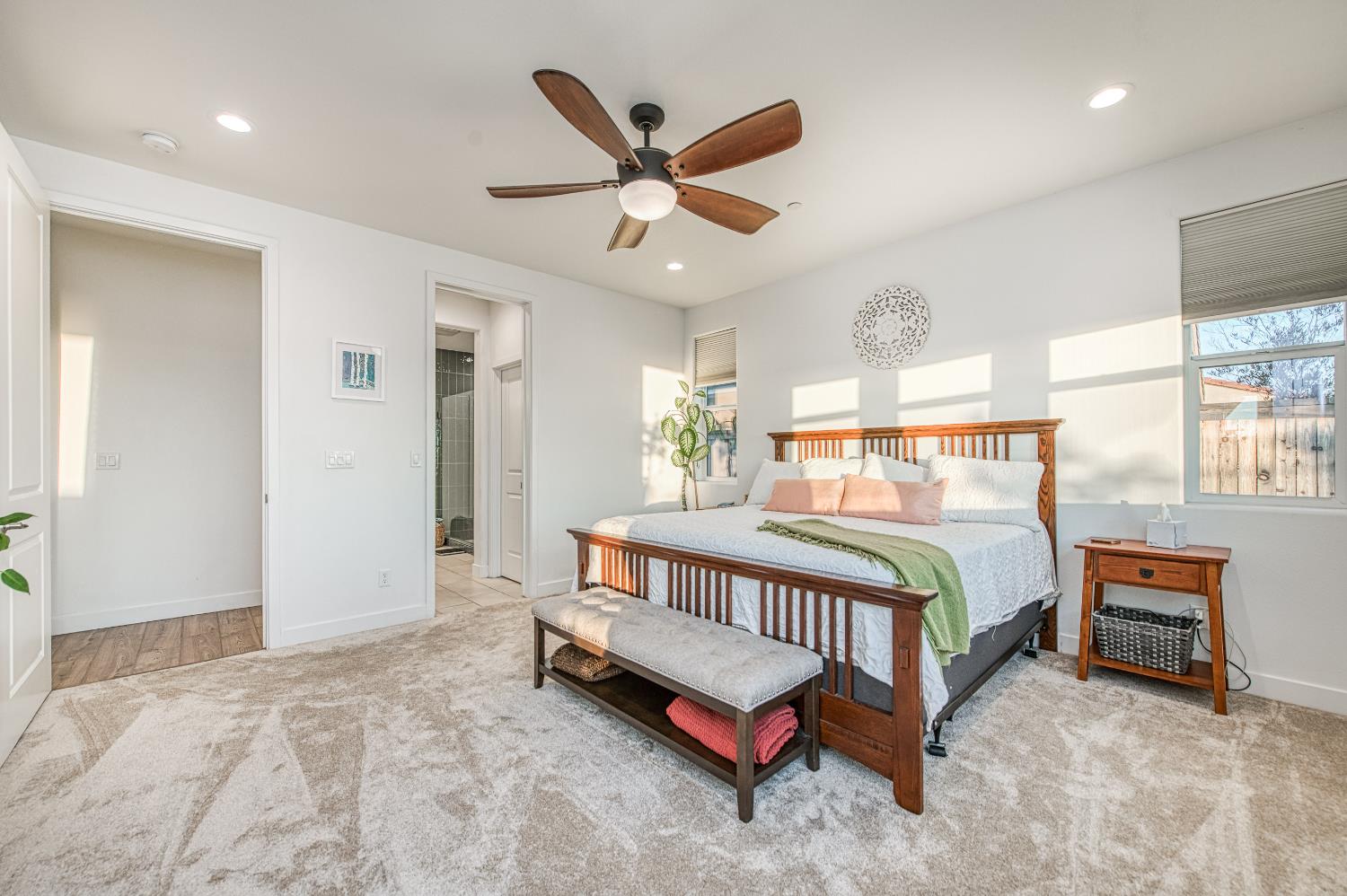 4534 Hillside Rd, Madera, CA 93636