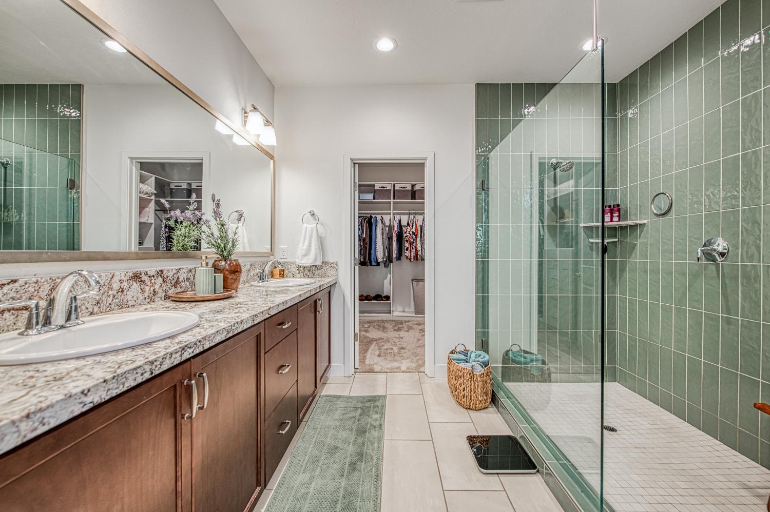 4534 Hillside Rd, Madera, CA 93636