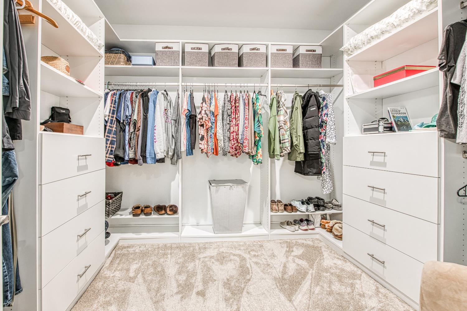 4534 Hillside Rd, Madera, CA 93636