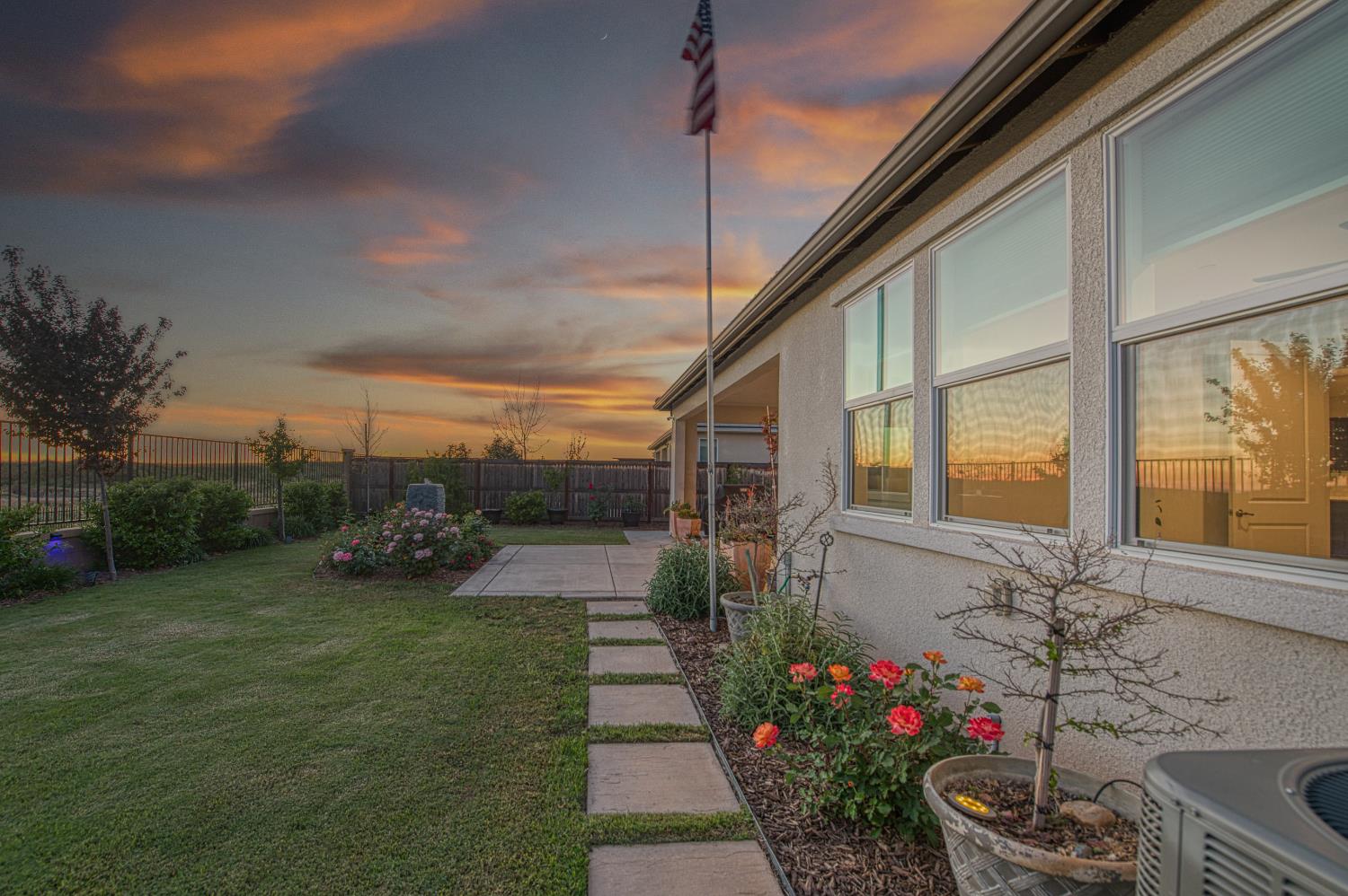 4534 Hillside Rd, Madera, CA 93636