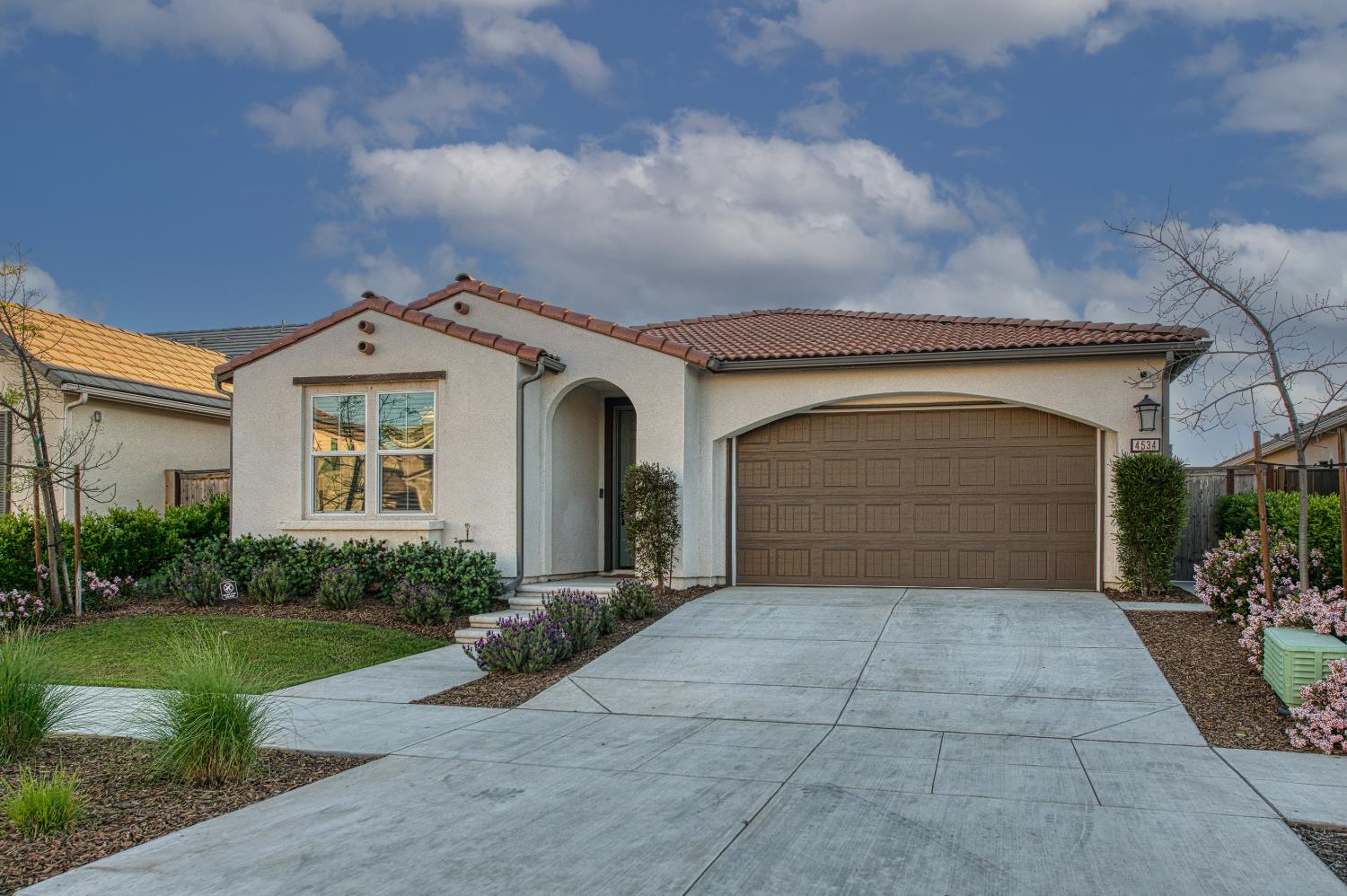 4534 Hillside Rd, Madera, CA 93636