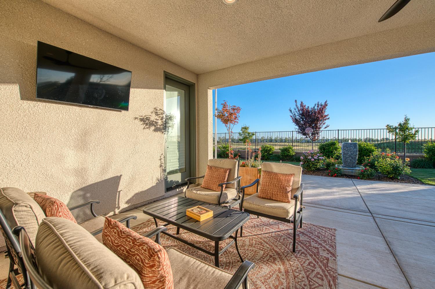 4534 Hillside Rd, Madera, CA 93636