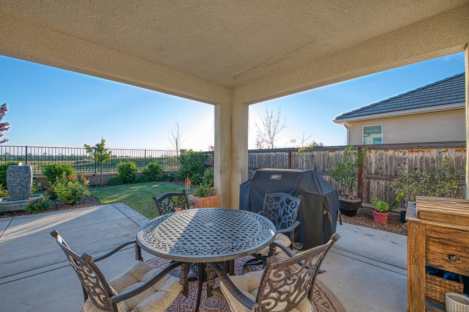 4534 Hillside Rd, Madera, CA 93636