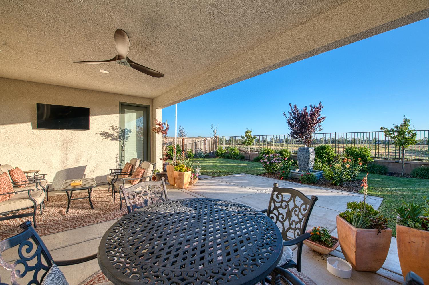 4534 Hillside Rd, Madera, CA 93636