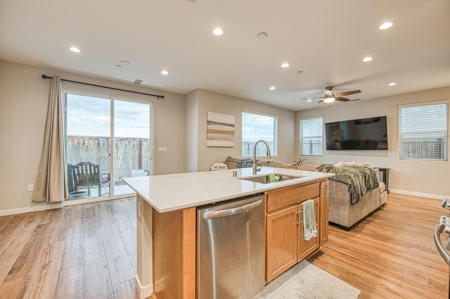580 Mccaffrey Way, Madera, CA 93636