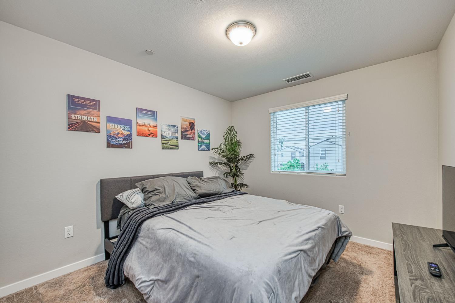 580 Mccaffrey Way, Madera, CA 93636