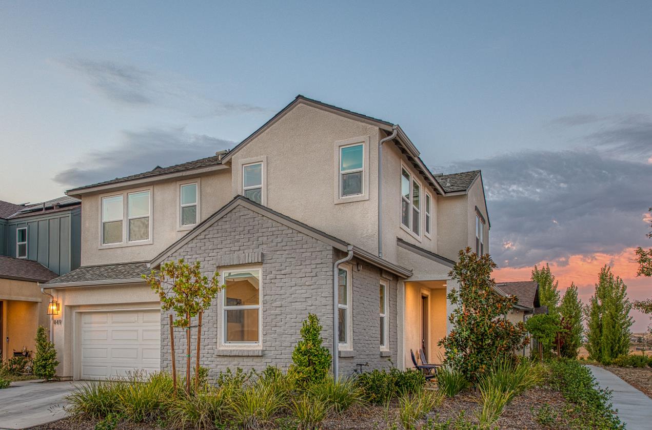 849 Livio Way, Madera, CA 93636