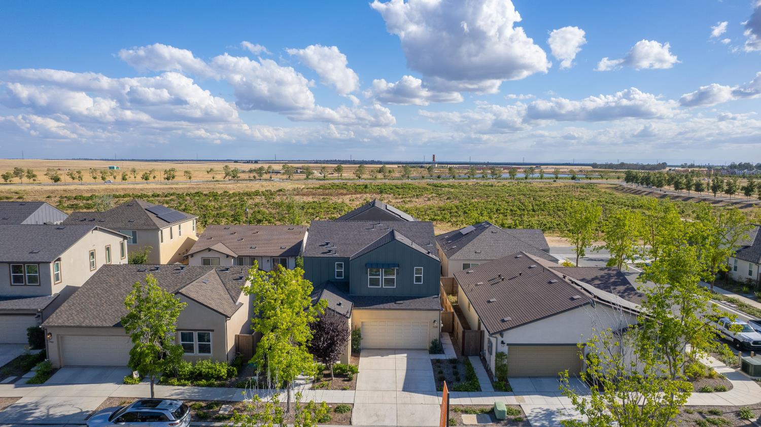 738 Katelyn Ave, Madera, CA 93636