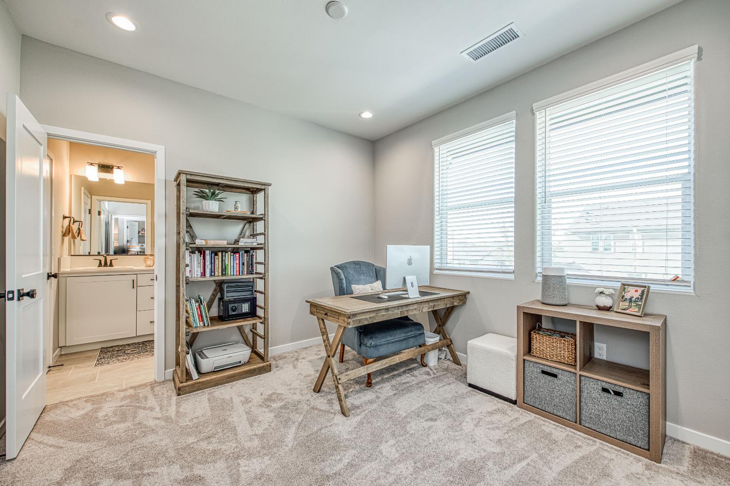 738 Katelyn Ave, Madera, CA 93636