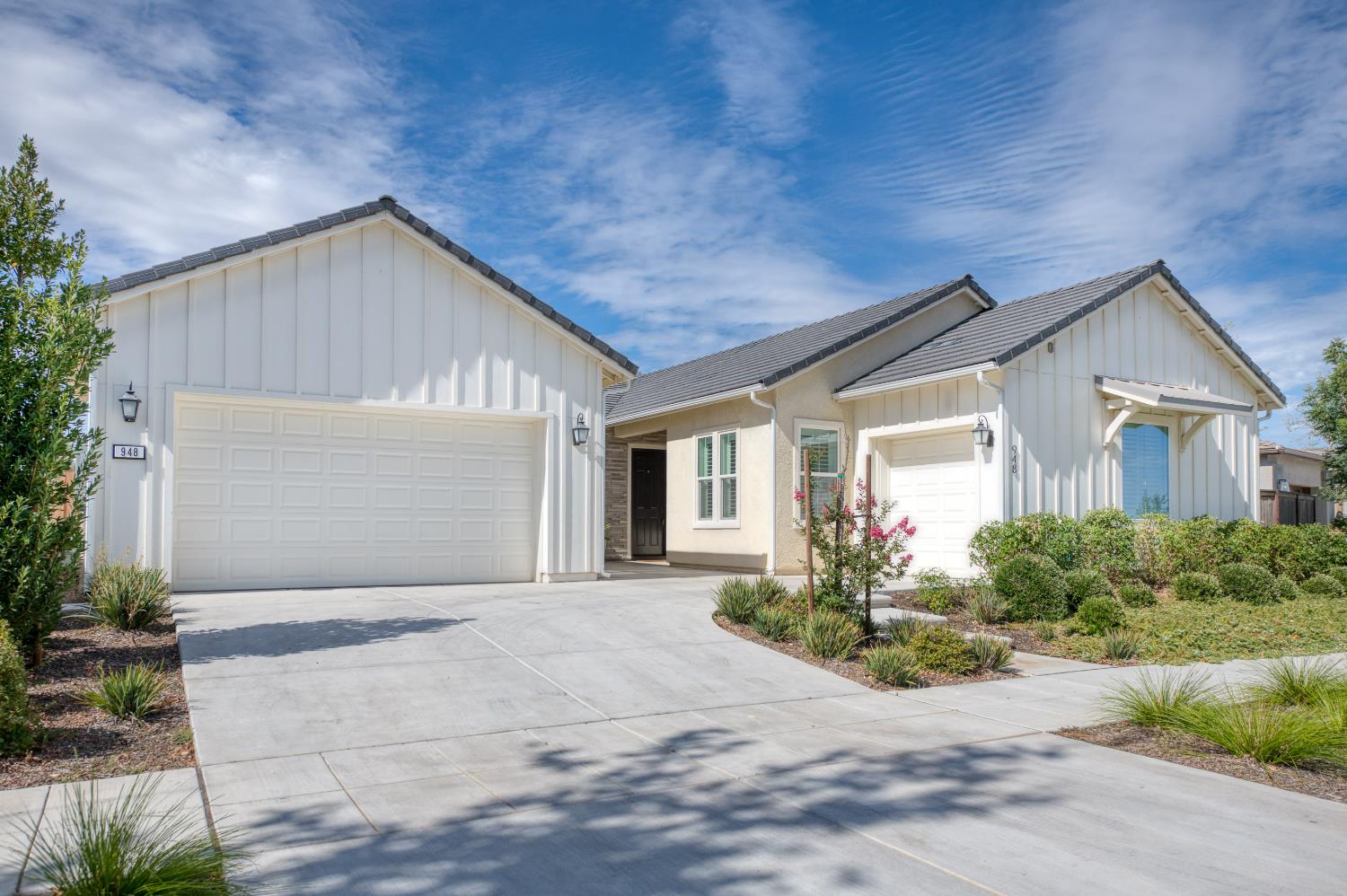 948 Beaver Pond, Madera, CA 93636