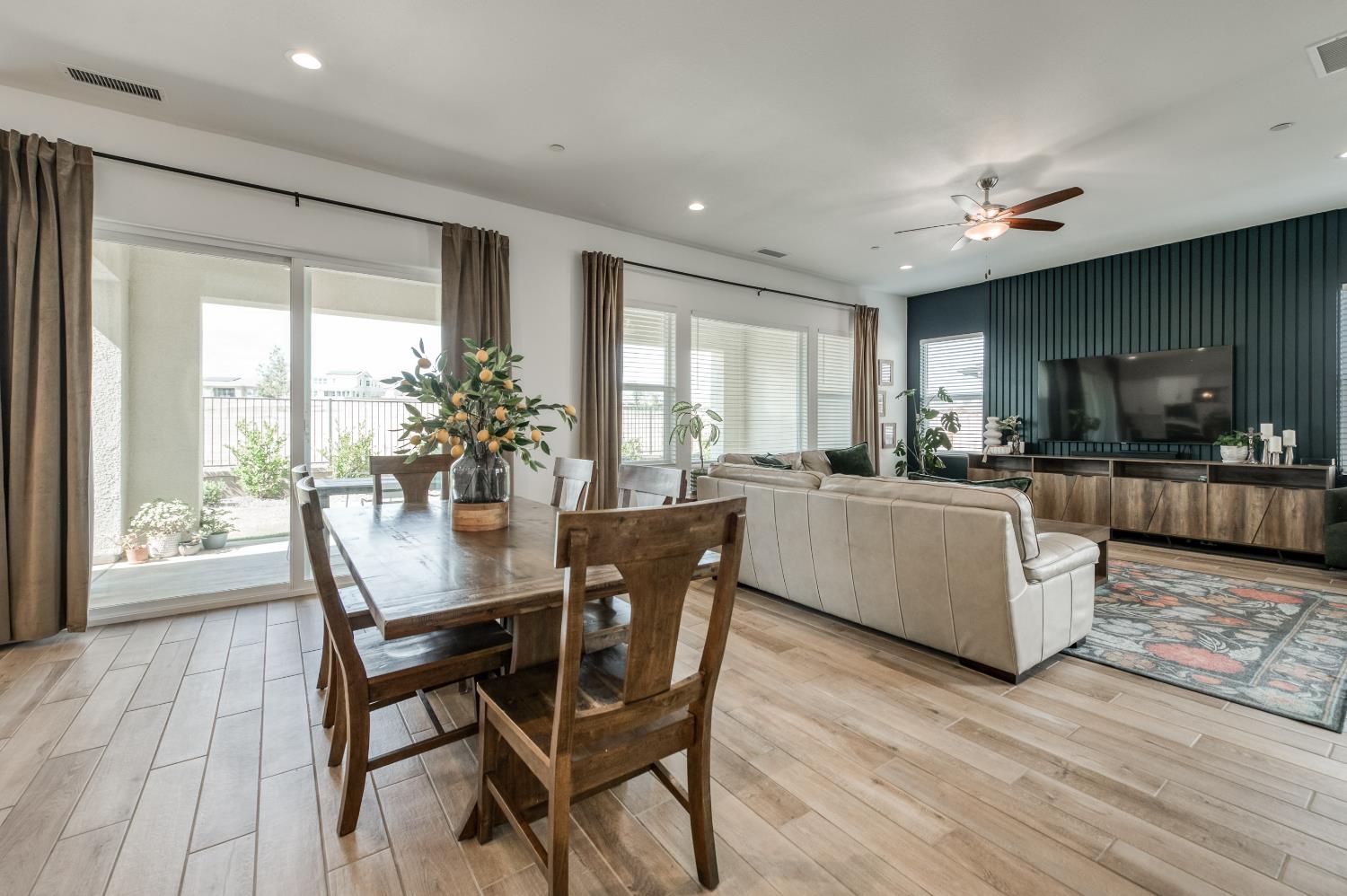 948 Beaver Pond, Madera, CA 93636