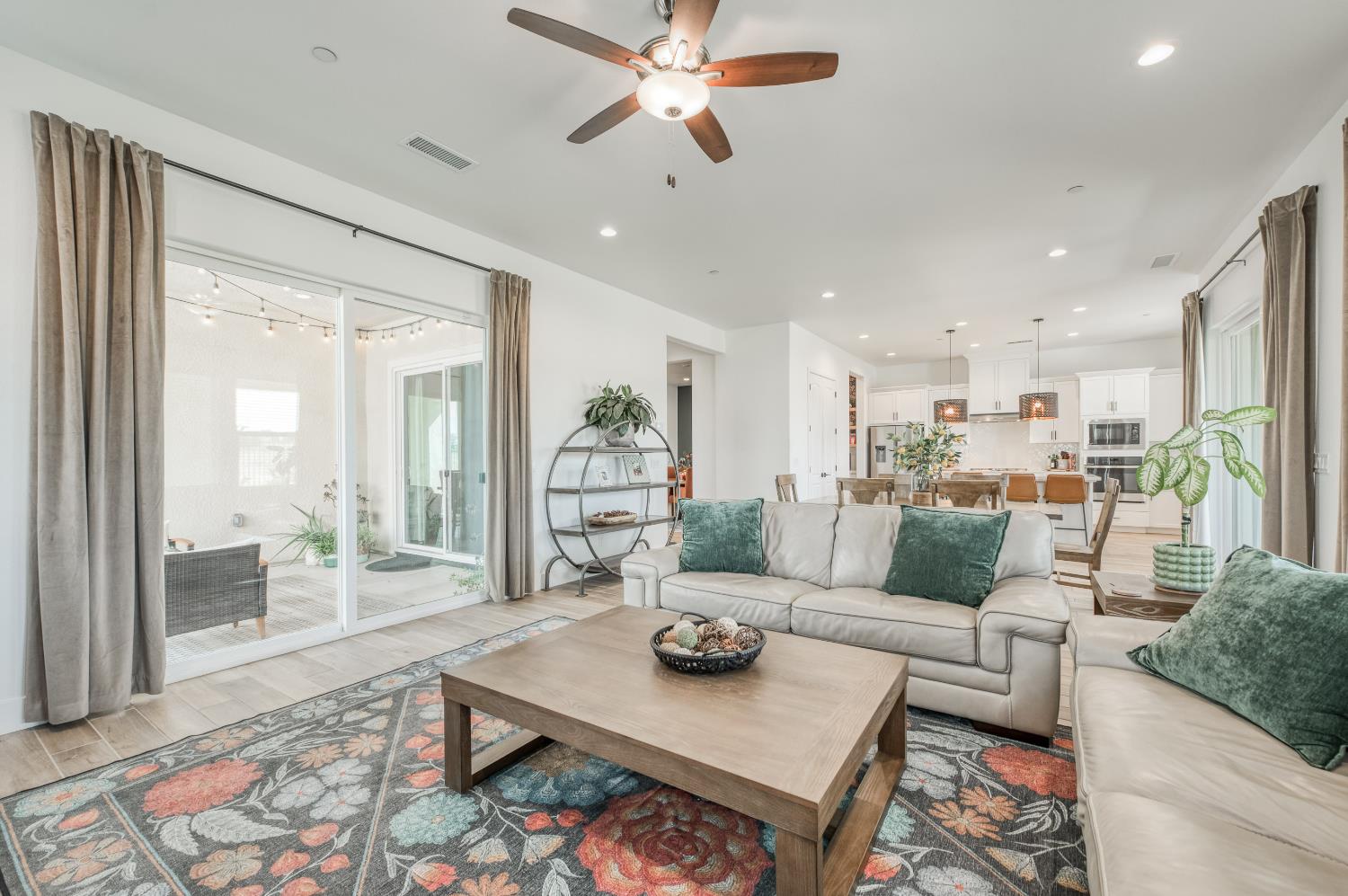 948 Beaver Pond, Madera, CA 93636