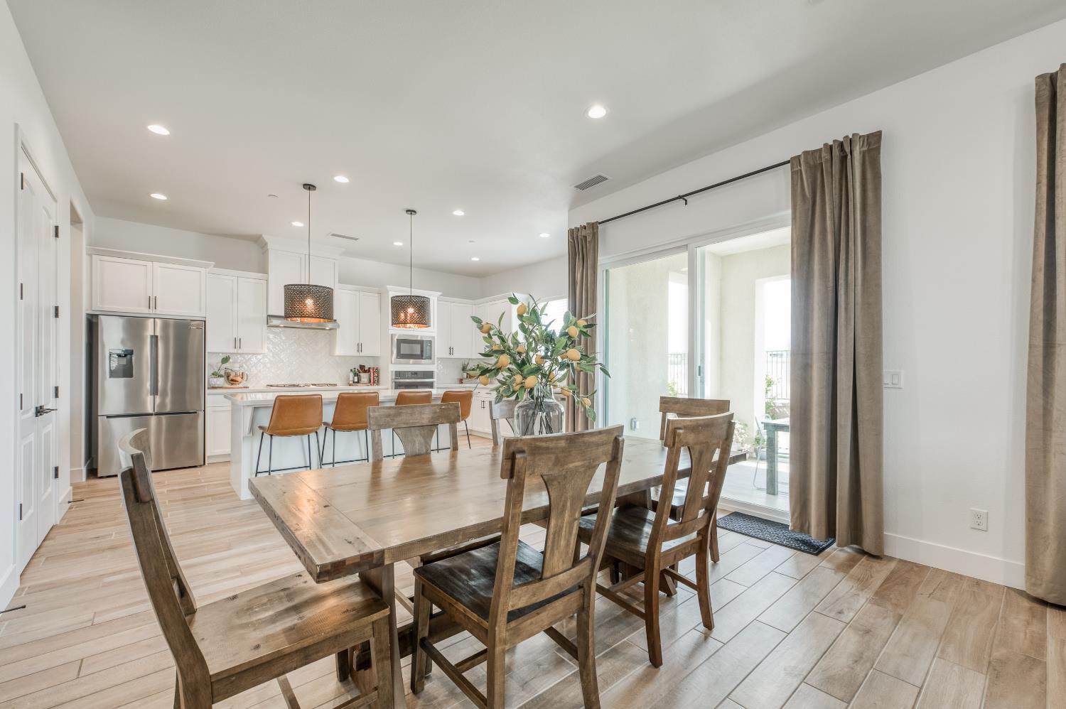 948 Beaver Pond, Madera, CA 93636