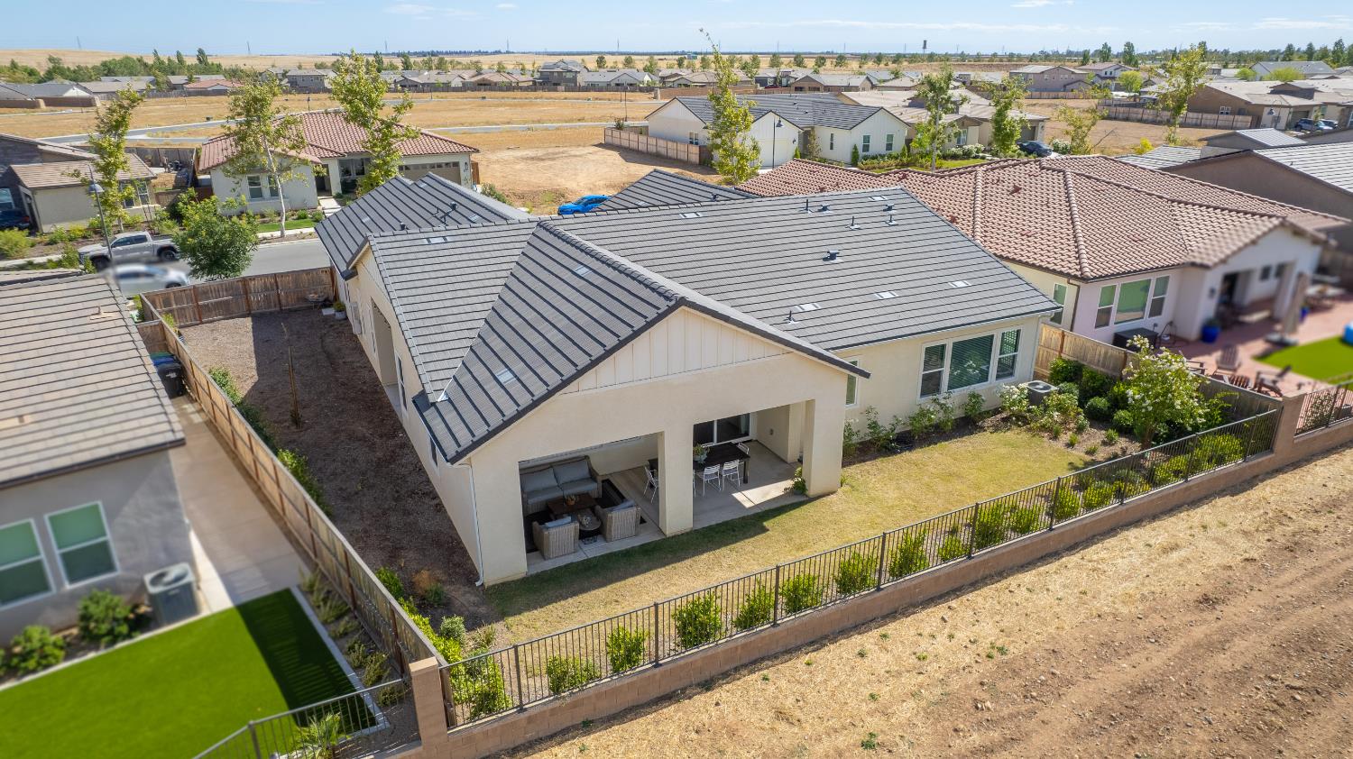 948 Beaver Pond, Madera, CA 93636